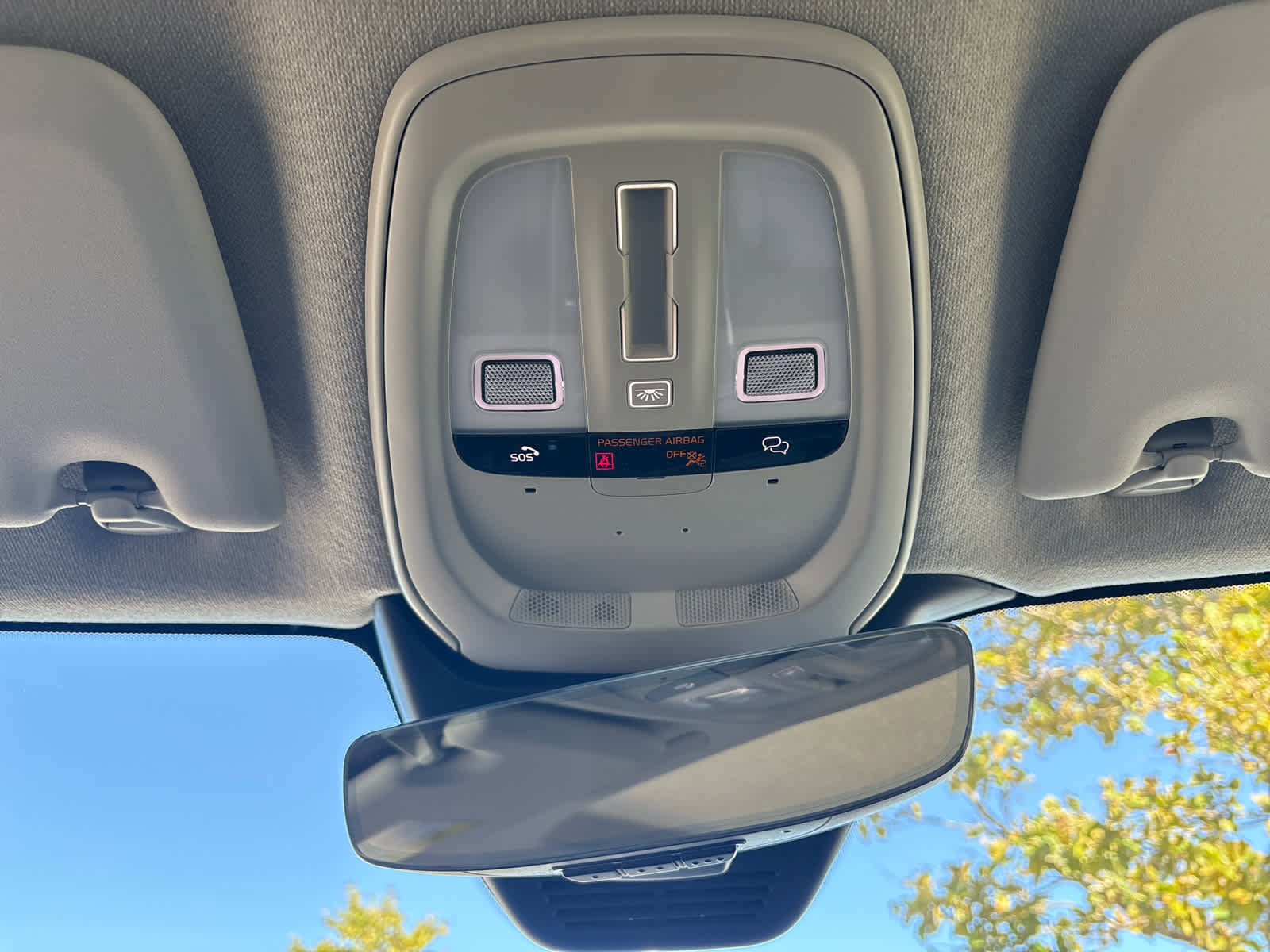 New 2026 Volvo XC40 B5 Ultra w/ Protection Package Premier image 17