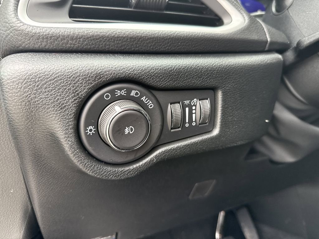 New 2026 Chrysler Pacifica Select image 18