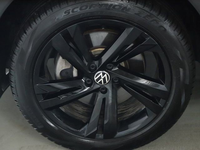Used 2024 Volkswagen Tiguan SE R-Line image 39