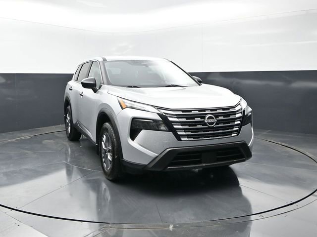 Used 2024 Nissan Rogue S AWD/4WD image 5