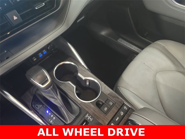 Used 2022 Toyota Highlander Limited image 26