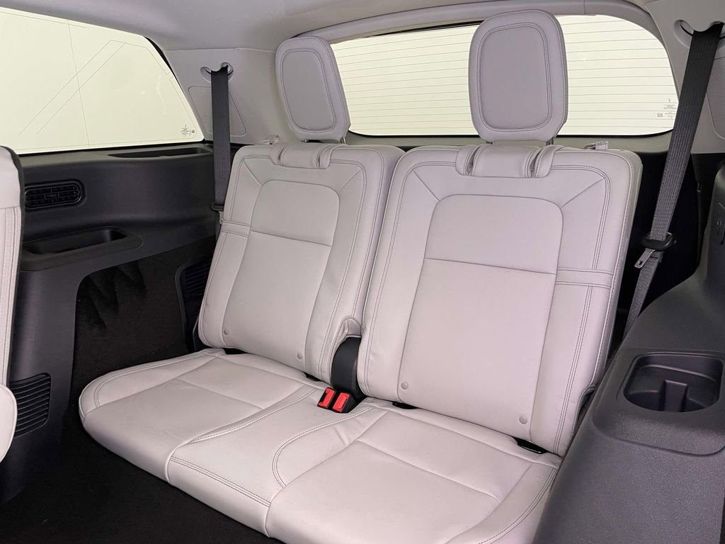Used 2026 Lincoln Aviator Reserve image 19