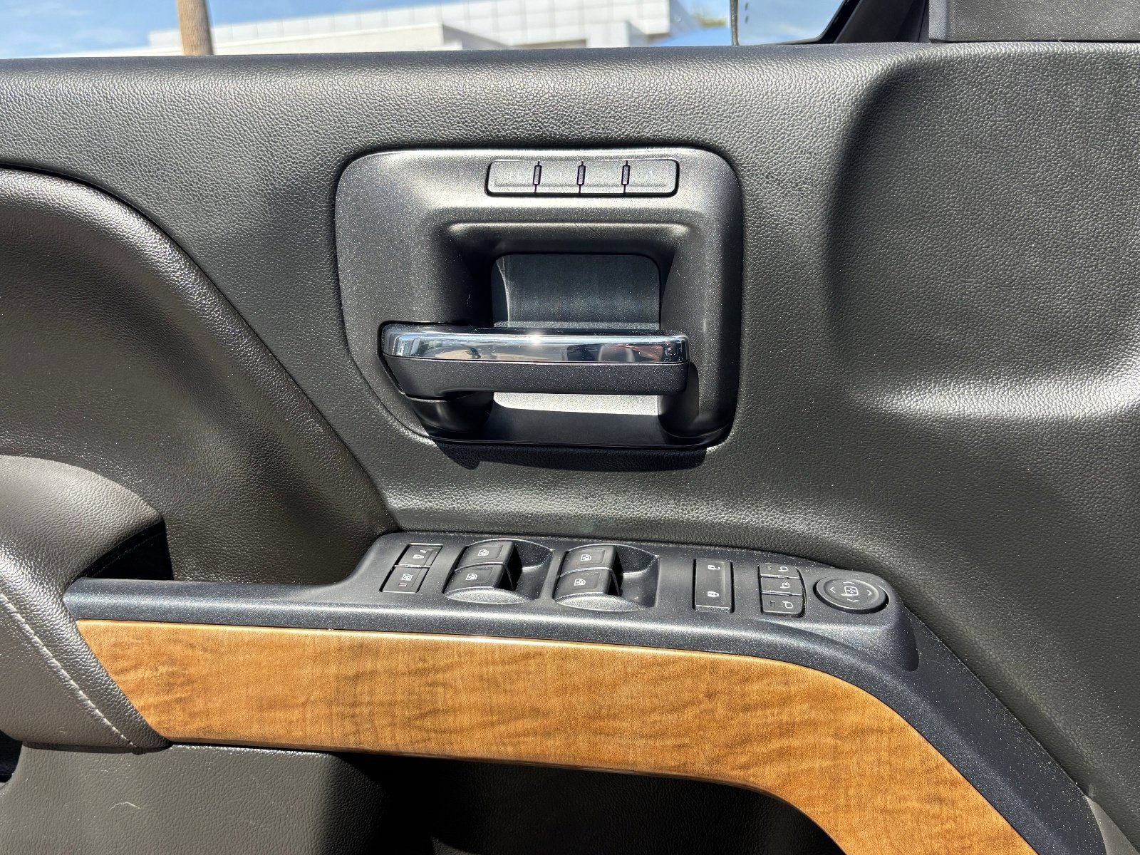 Used 2017 Chevrolet Silverado 1500 LTZ w/ Texas Edition AWD/4WD image 22