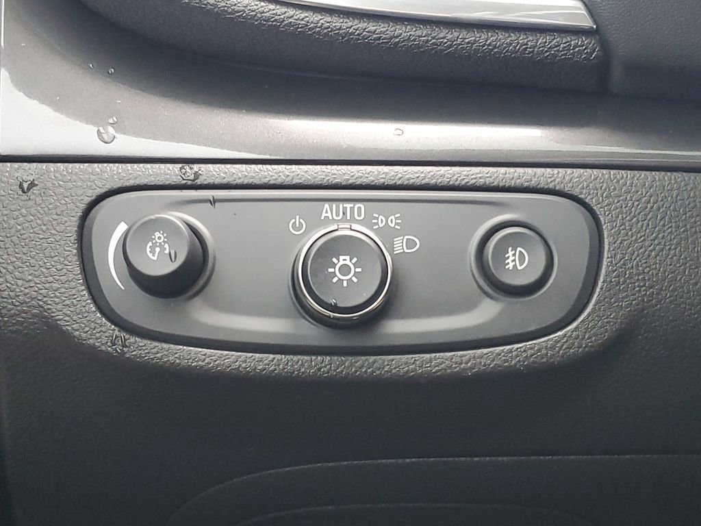 Used 2019 Buick Encore Essence w/ Safety Package II FWD image 20