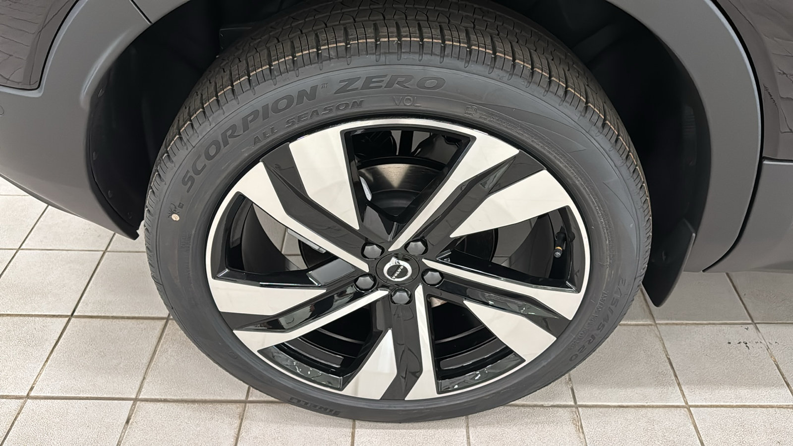 New 2026 Volvo XC40 B5 Ultra w/ Protection Package Premier AWD/4WD image 31