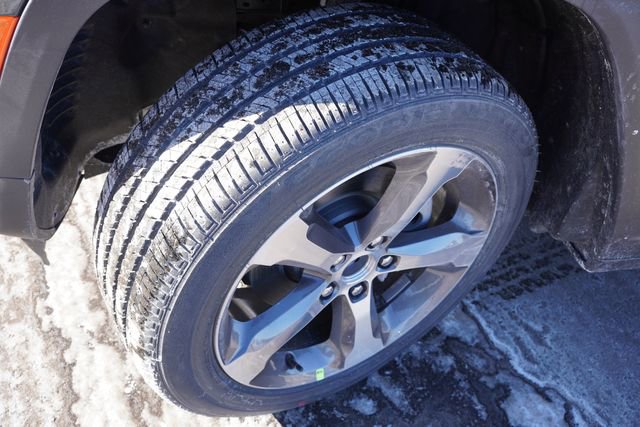 New 2026 Jeep Grand Cherokee Limited w/ Trailer Tow Package image 9