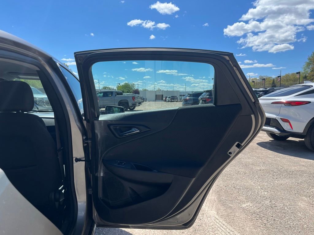 Used 2022 Chevrolet Malibu LT FWD image 25