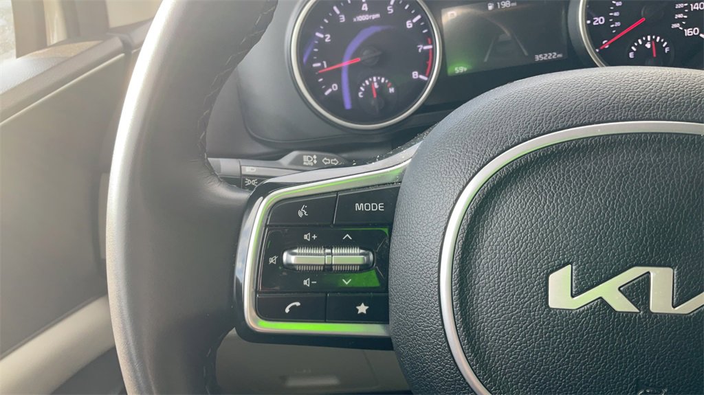 Used 2024 Kia Carnival LX image 26