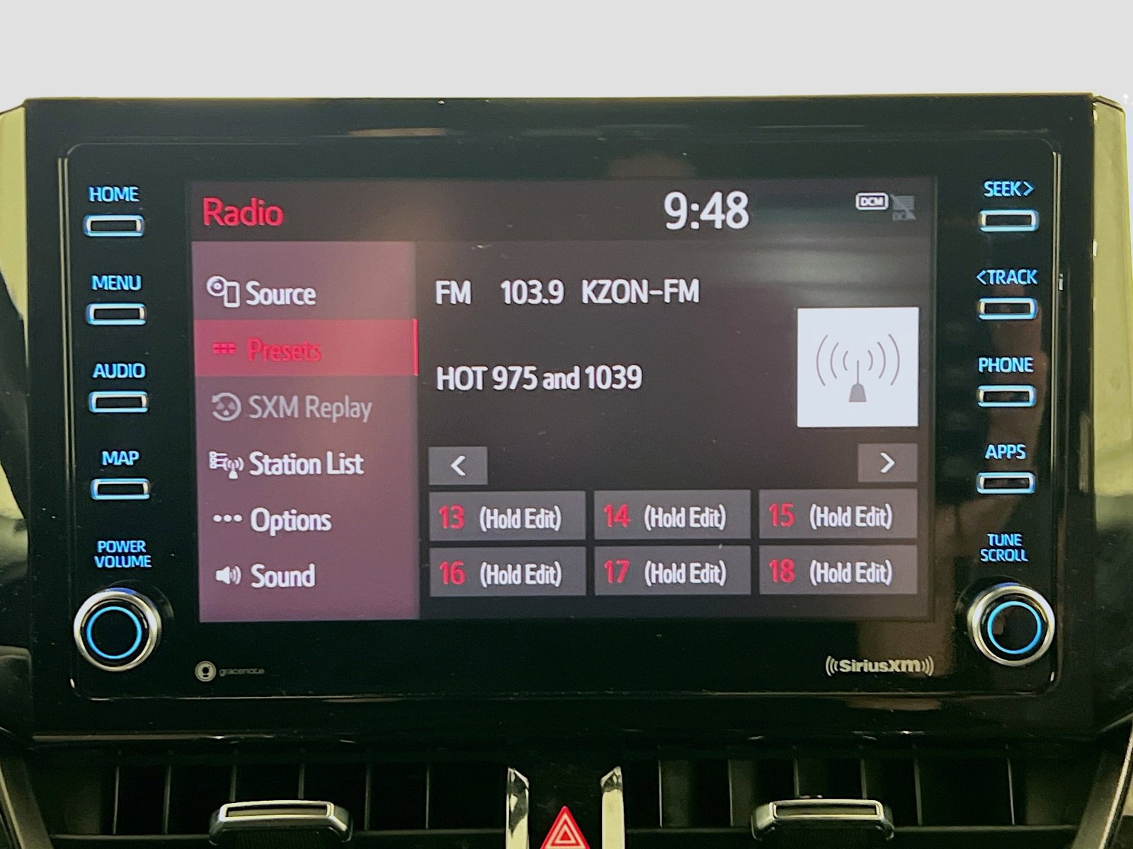 Used 2021 Toyota Corolla SE w/ Carpet Mat Package (TMS) image 10