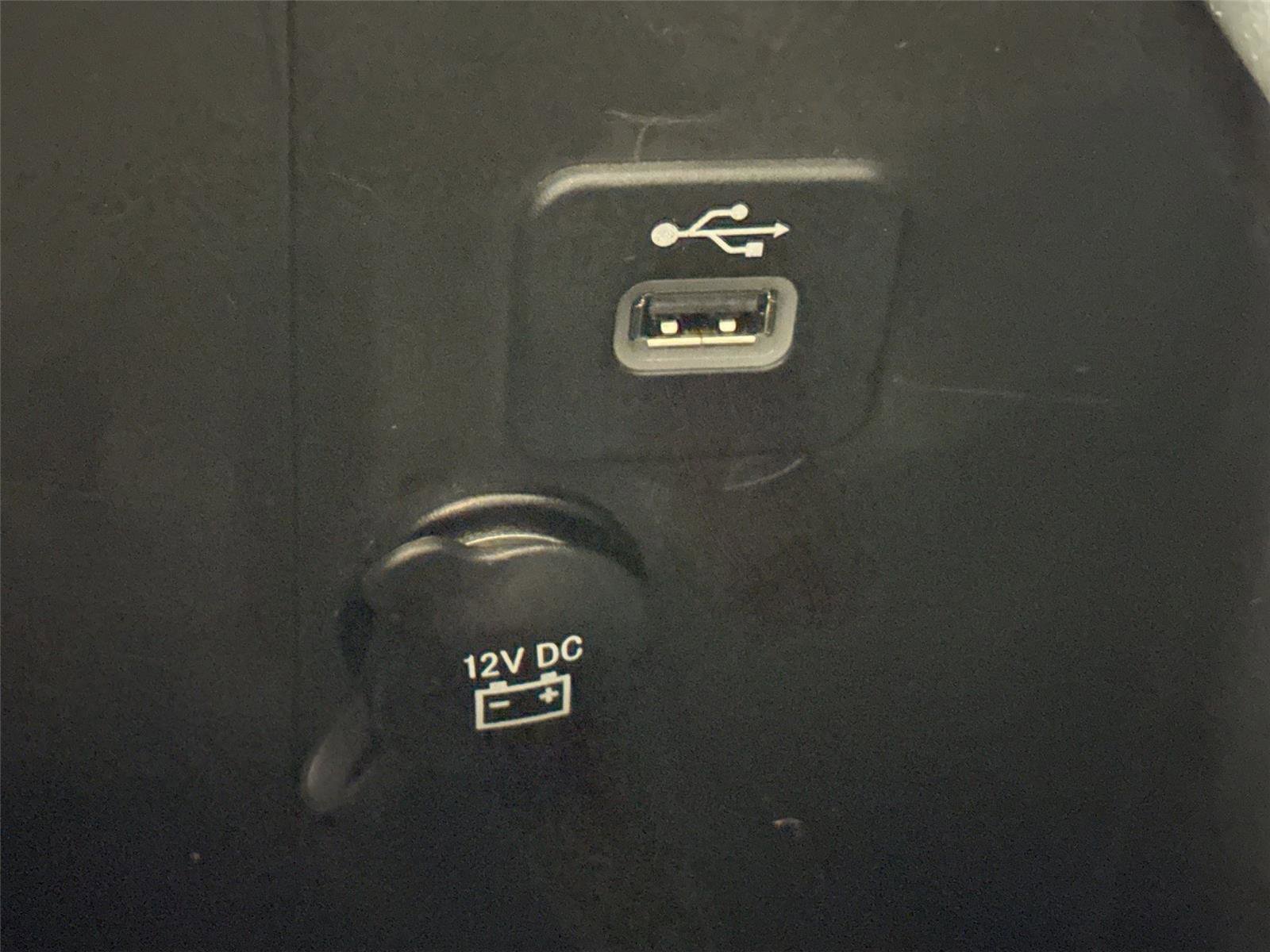 Used 2017 Jeep Wrangler Sahara w/ Connectivity Group image 30