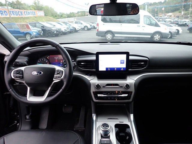 Used 2023 Ford Explorer XLT w/ Equipment Group 202A image 20