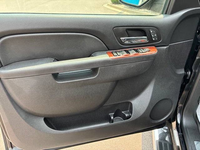 Used 2013 Chevrolet Avalanche LTZ AWD/4WD image 12