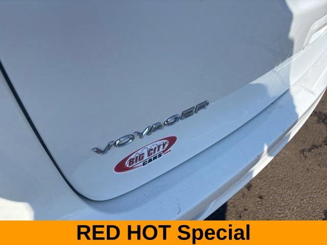 Used 2023 Chrysler Voyager LX FWD image 44