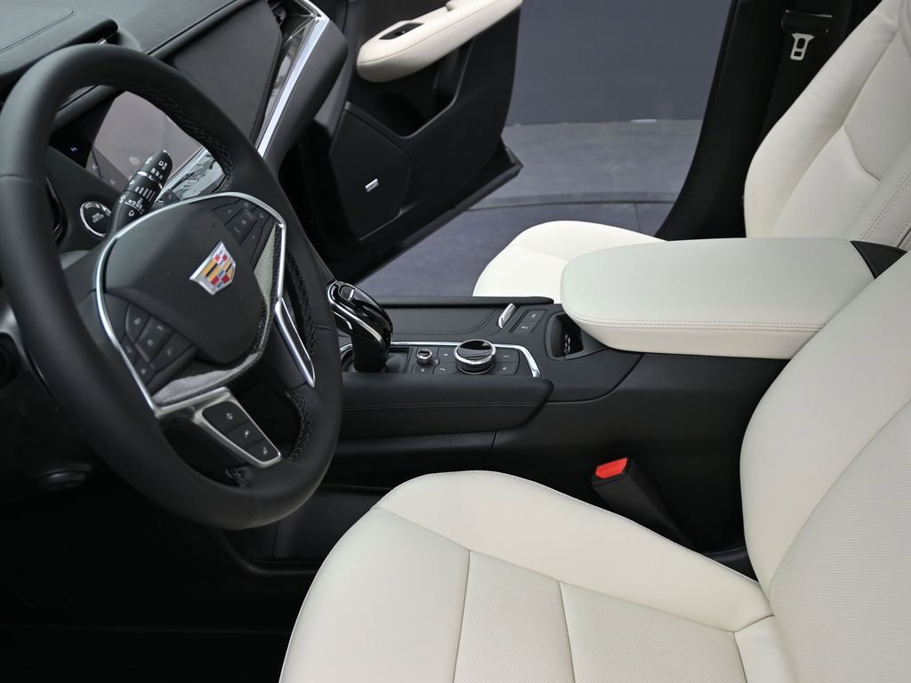 New 2026 Cadillac XT5 Sportv w/ LPO, Floor Liner Package AWD/4WD image 10