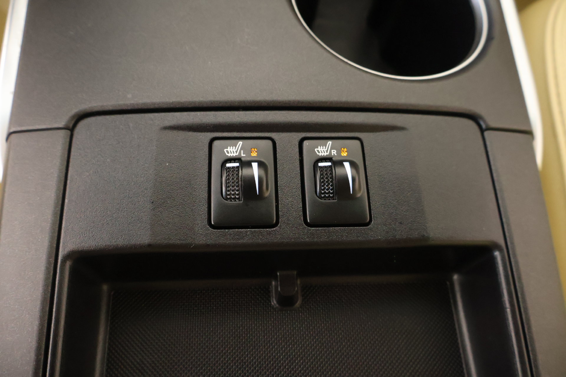 Used 2017 Toyota Camry FWD image 8
