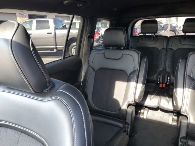 Used 2023 Jeep Grand Cherokee L Laredo AWD/4WD image 14