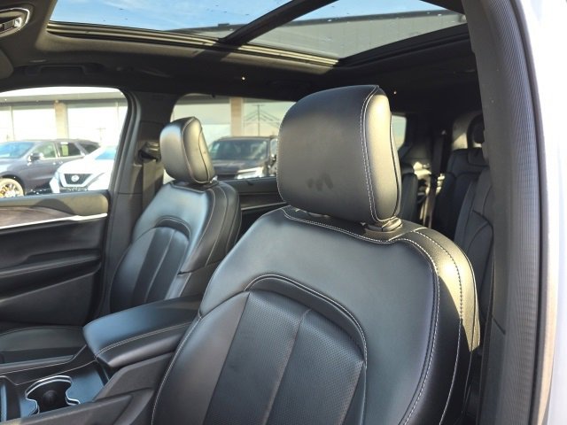 Used 2024 Jeep Grand Cherokee L Limited w/ Luxury Tech Group II image 14