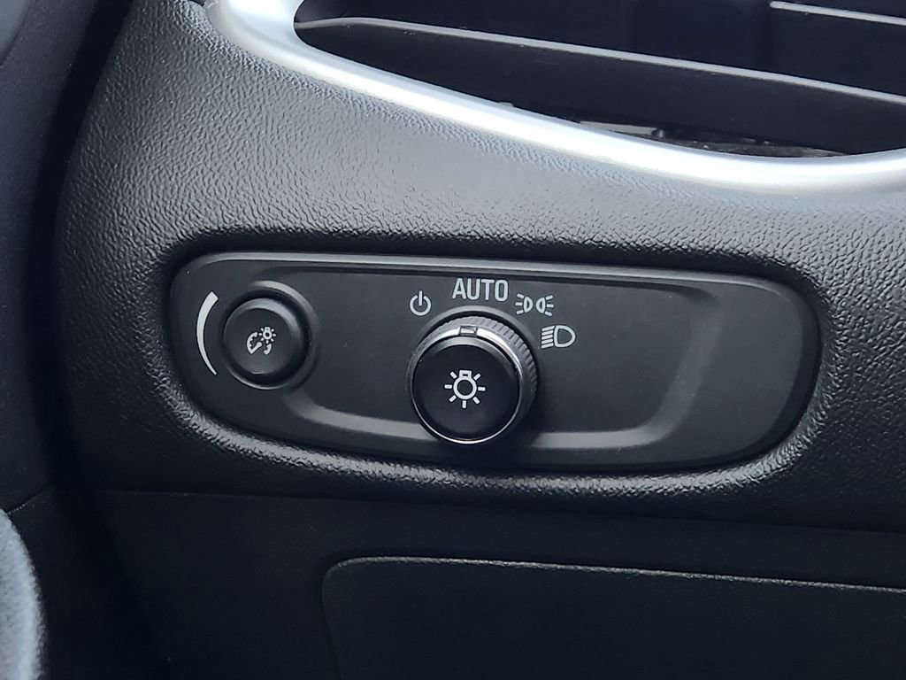 Used 2023 Chevrolet Malibu LT image 22