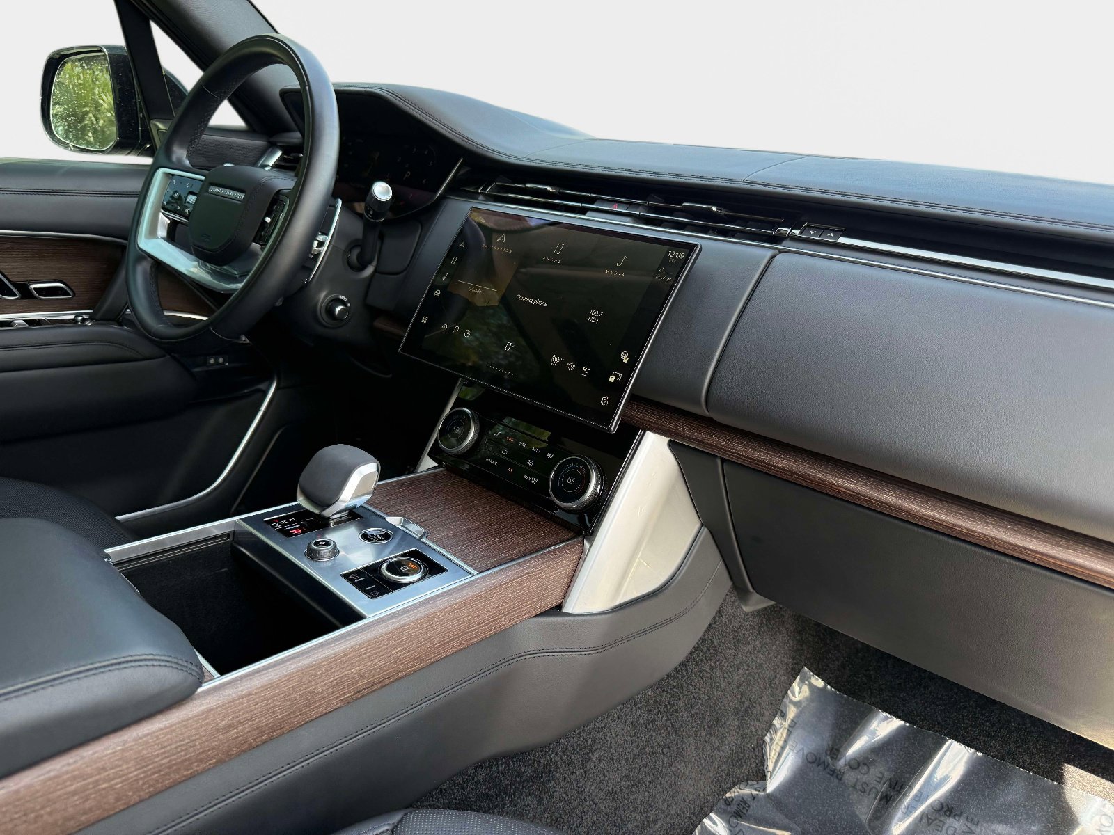 Used 2022 Land Rover Range Rover Long Wheelbase SE image 37