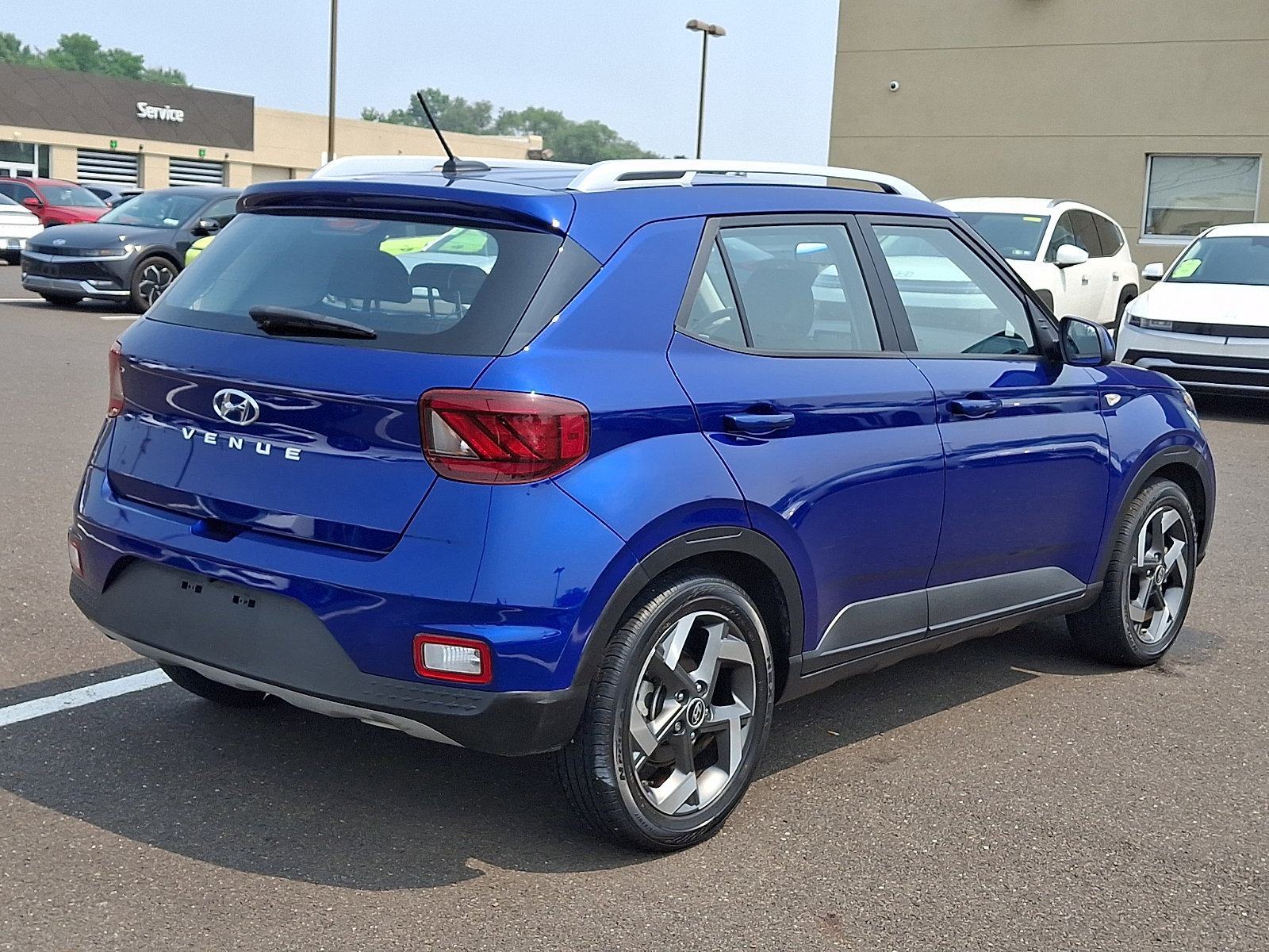 Certified 2023 Hyundai Venue Limited FWD image 6