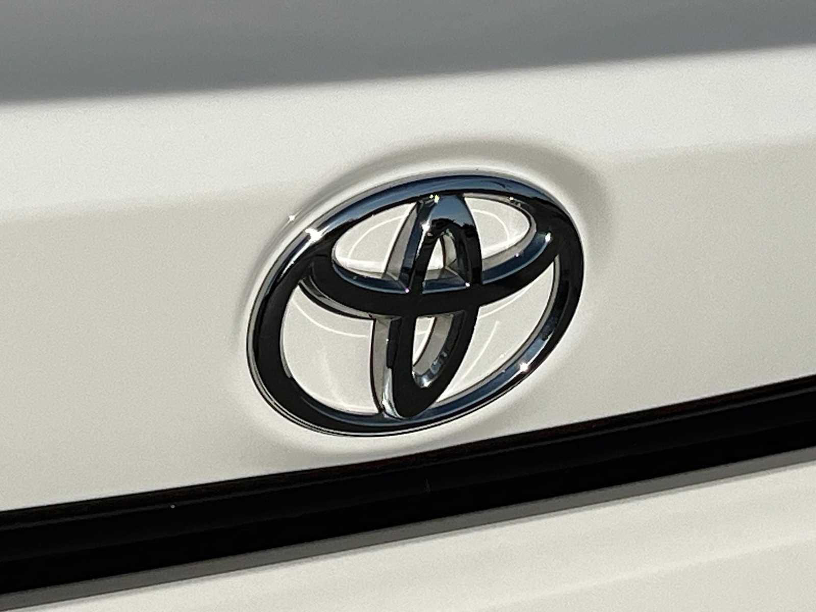 Used 2023 Toyota Corolla LE image 11