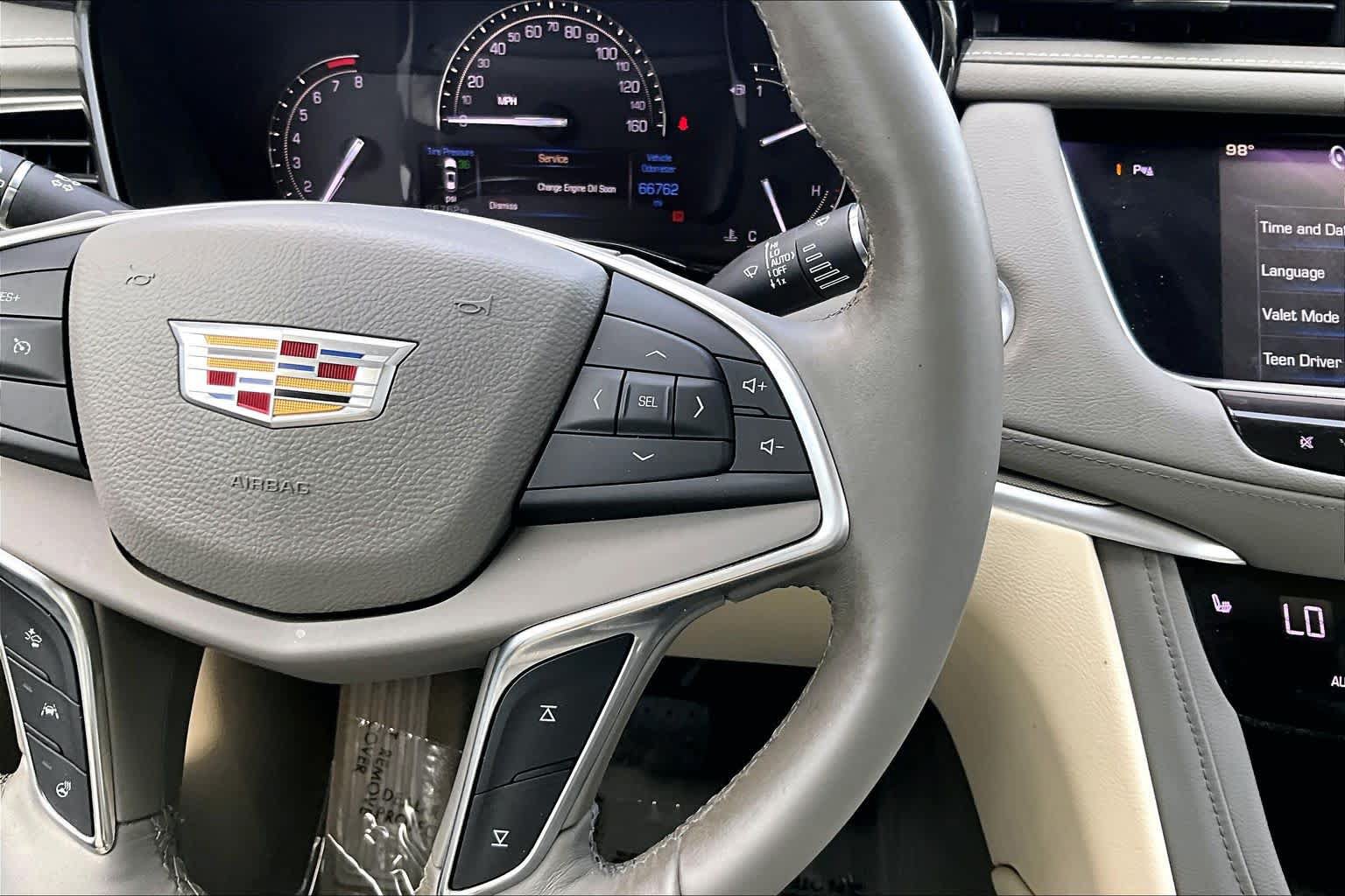 Used 2017 Cadillac XT5 Luxury w/ Driver Awareness Package FWD image 25