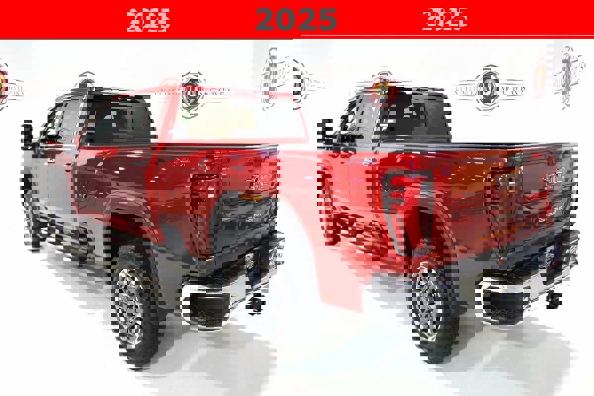 Used 2025 GMC Sierra 3500 SLT w/ SLT Premium Package image 3