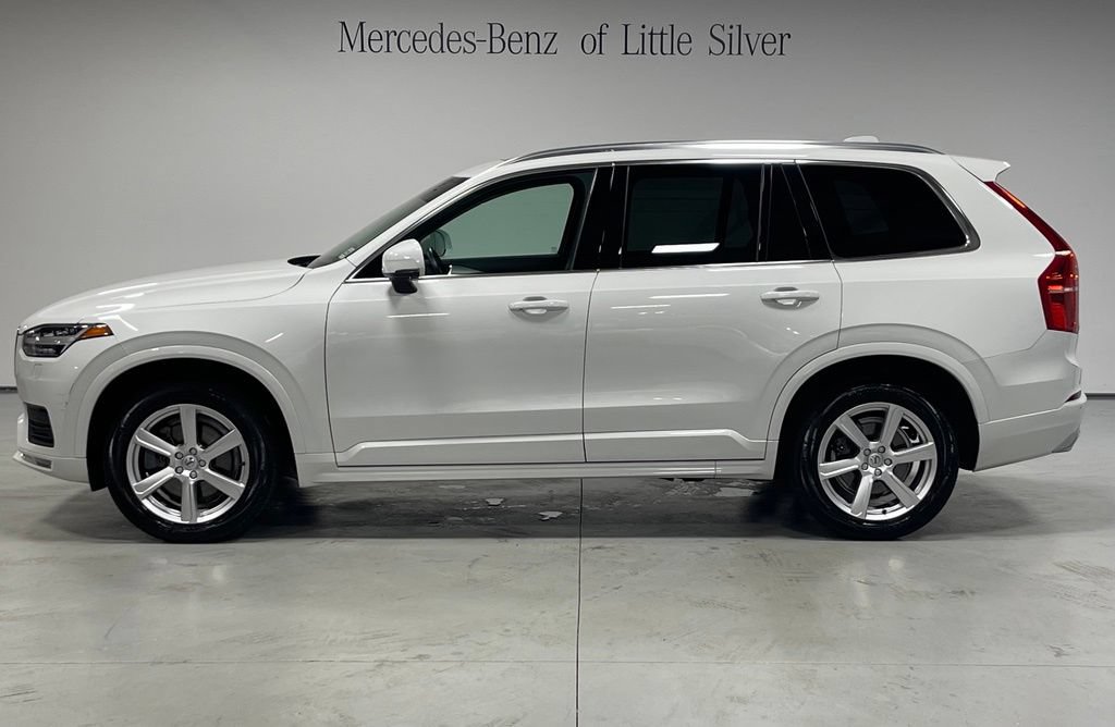 Used 2021 Volvo XC90 T5 Momentum AWD/4WD image 2