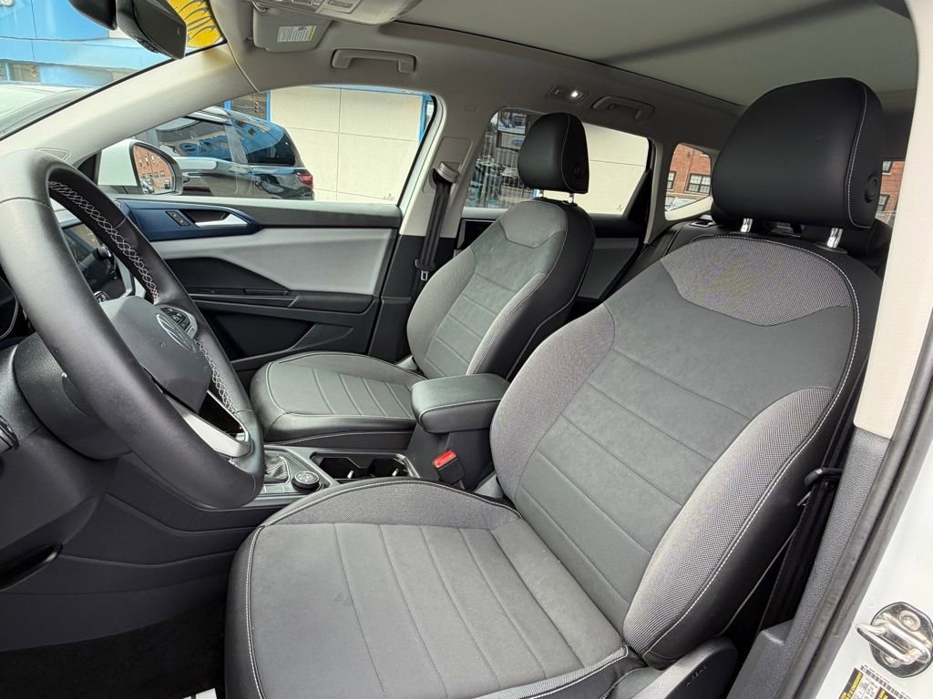Used 2022 Volkswagen Taos SE AWD/4WD image 16