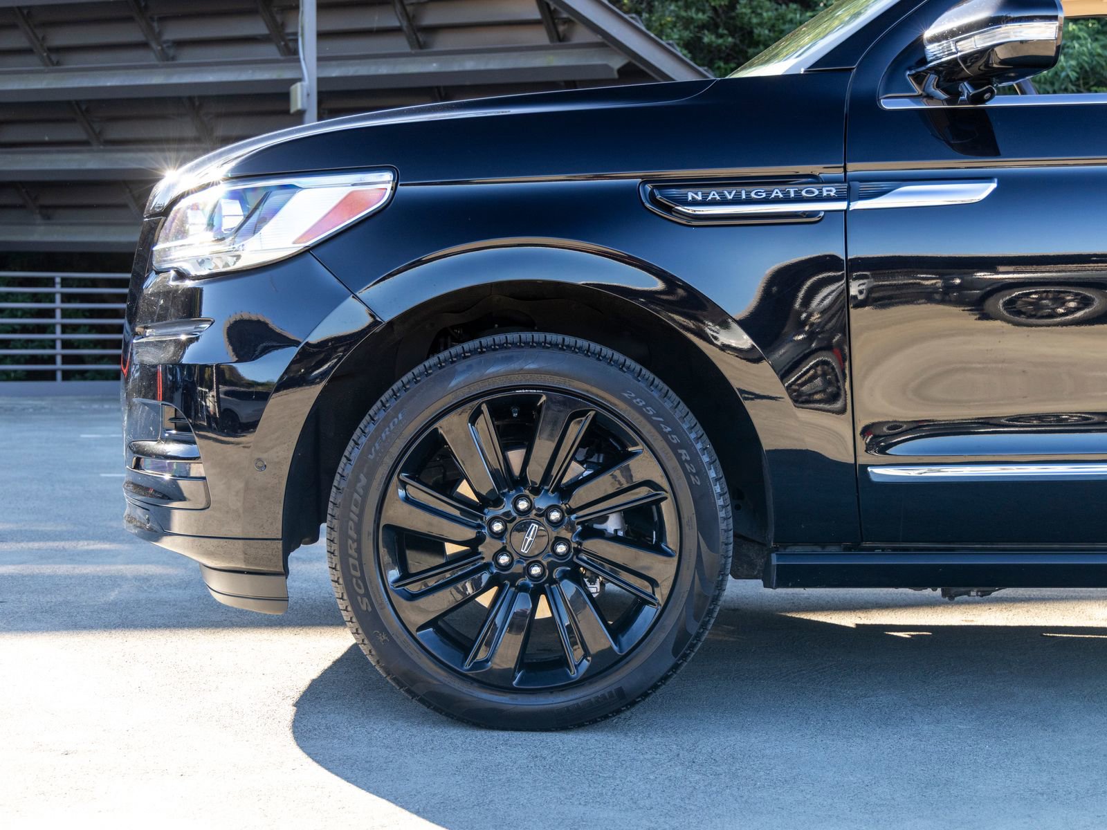 Used 2023 Lincoln Navigator Reserve image 13