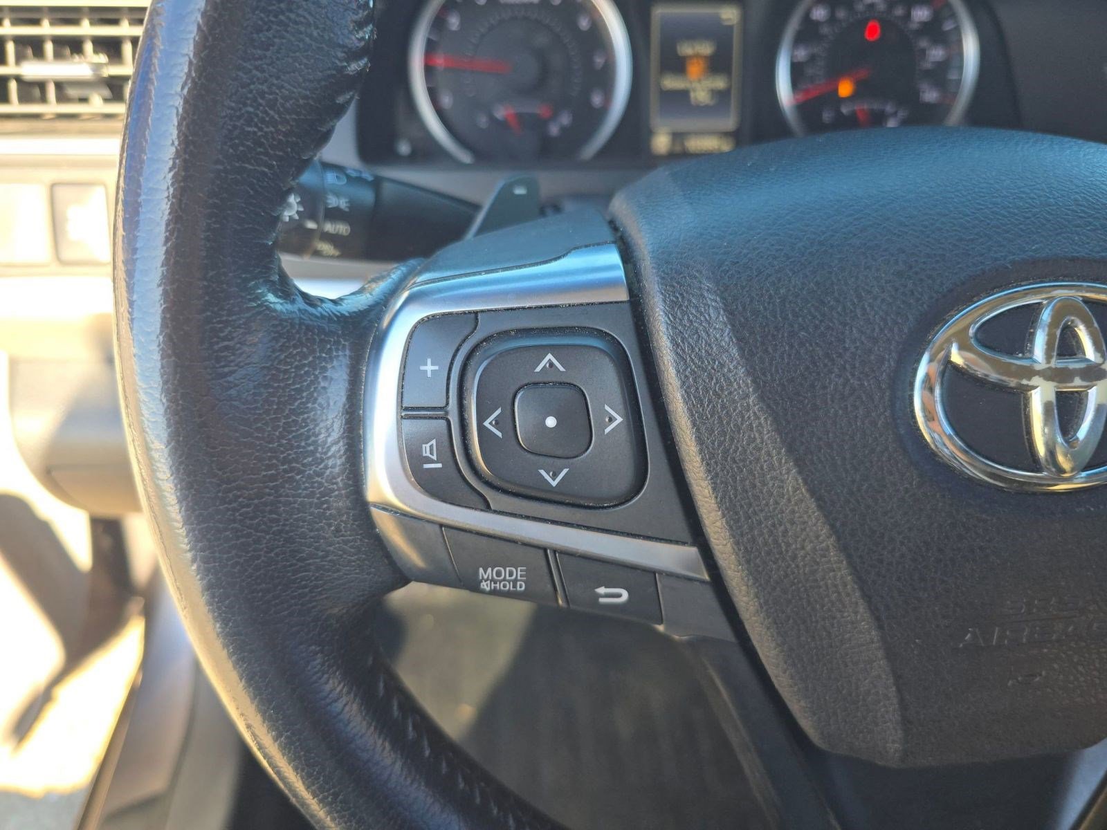 Used 2016 Toyota Camry XSE image 16