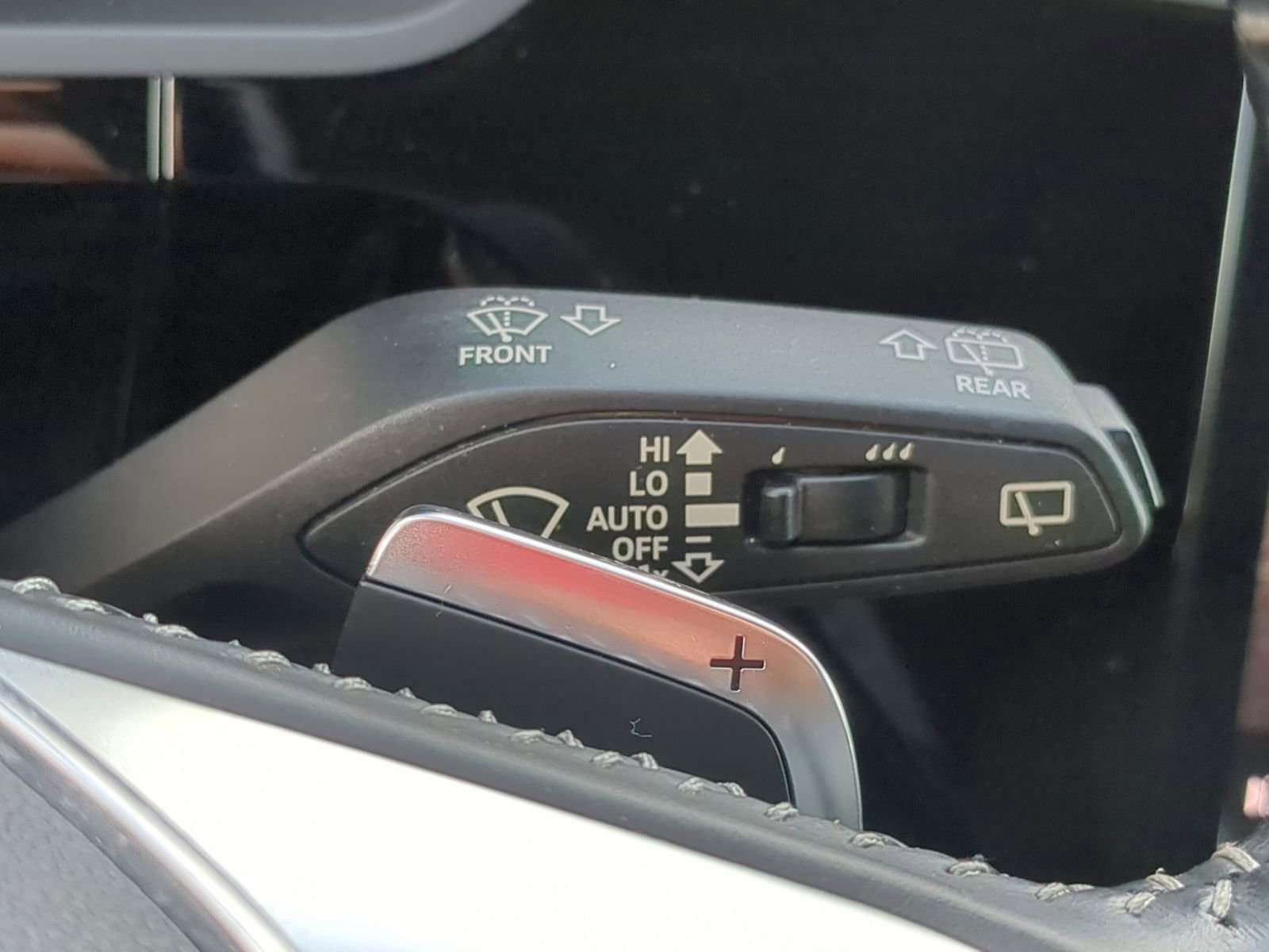 Used 2019 Audi e-tron Premium Plus image 30