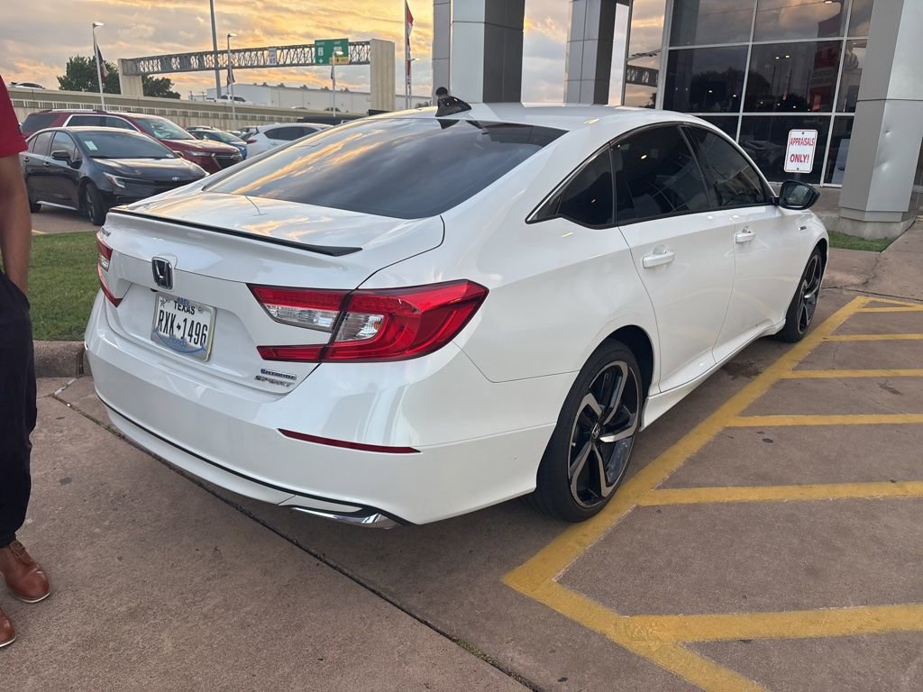 Used 2022 Honda Accord Sport image 3