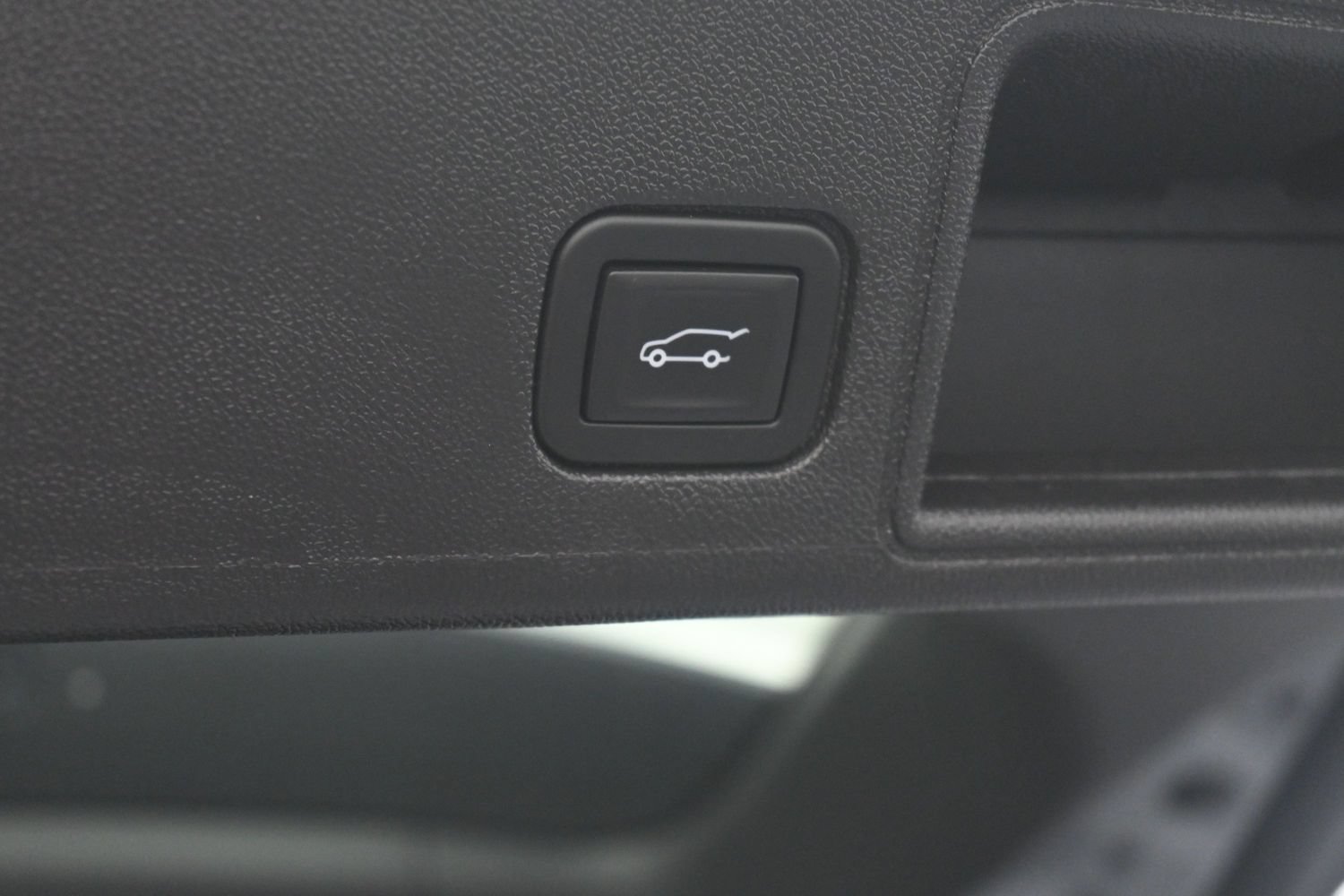 Used 2024 GMC Terrain SLT w/ Elevation Edition AWD/4WD image 13