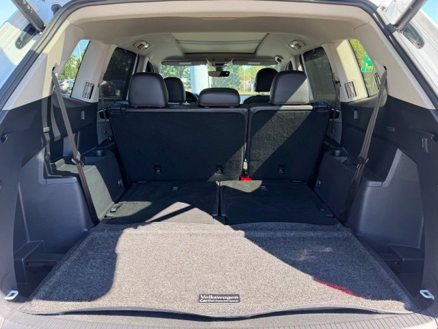 Used 2024 Volkswagen Atlas Peak Edition SEL AWD/4WD image 10