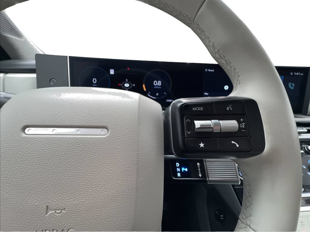 Used 2025 Hyundai Santa Fe Limited FWD image 41