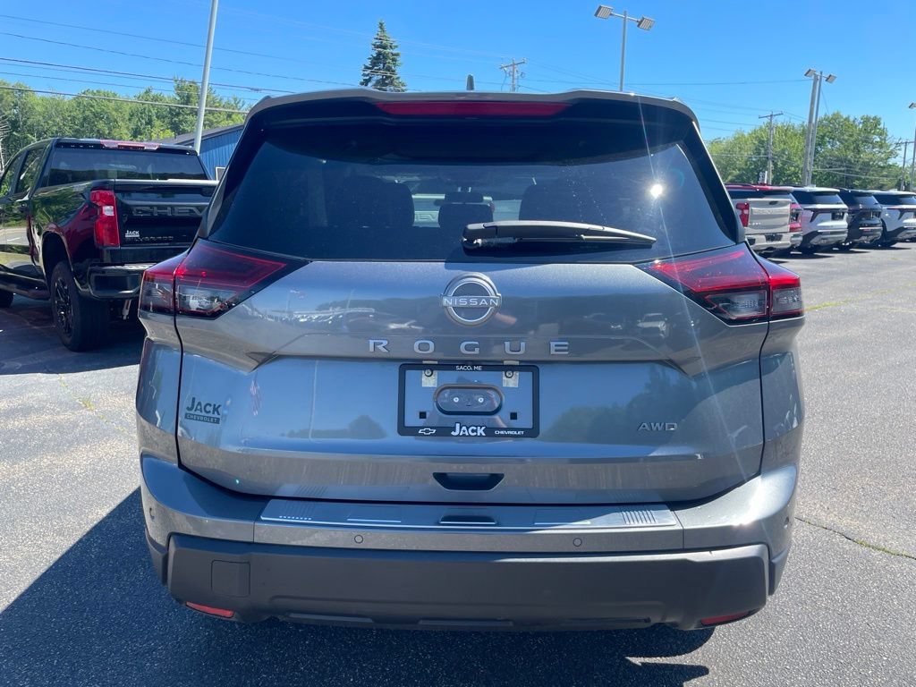 Used 2025 Nissan Rogue SV w/ SV Premium Package AWD/4WD image 6
