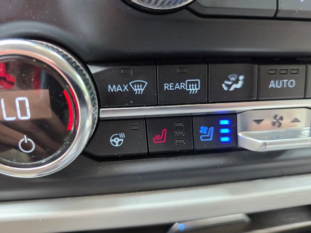 Used 2023 Ford Expedition Limited AWD/4WD image 9