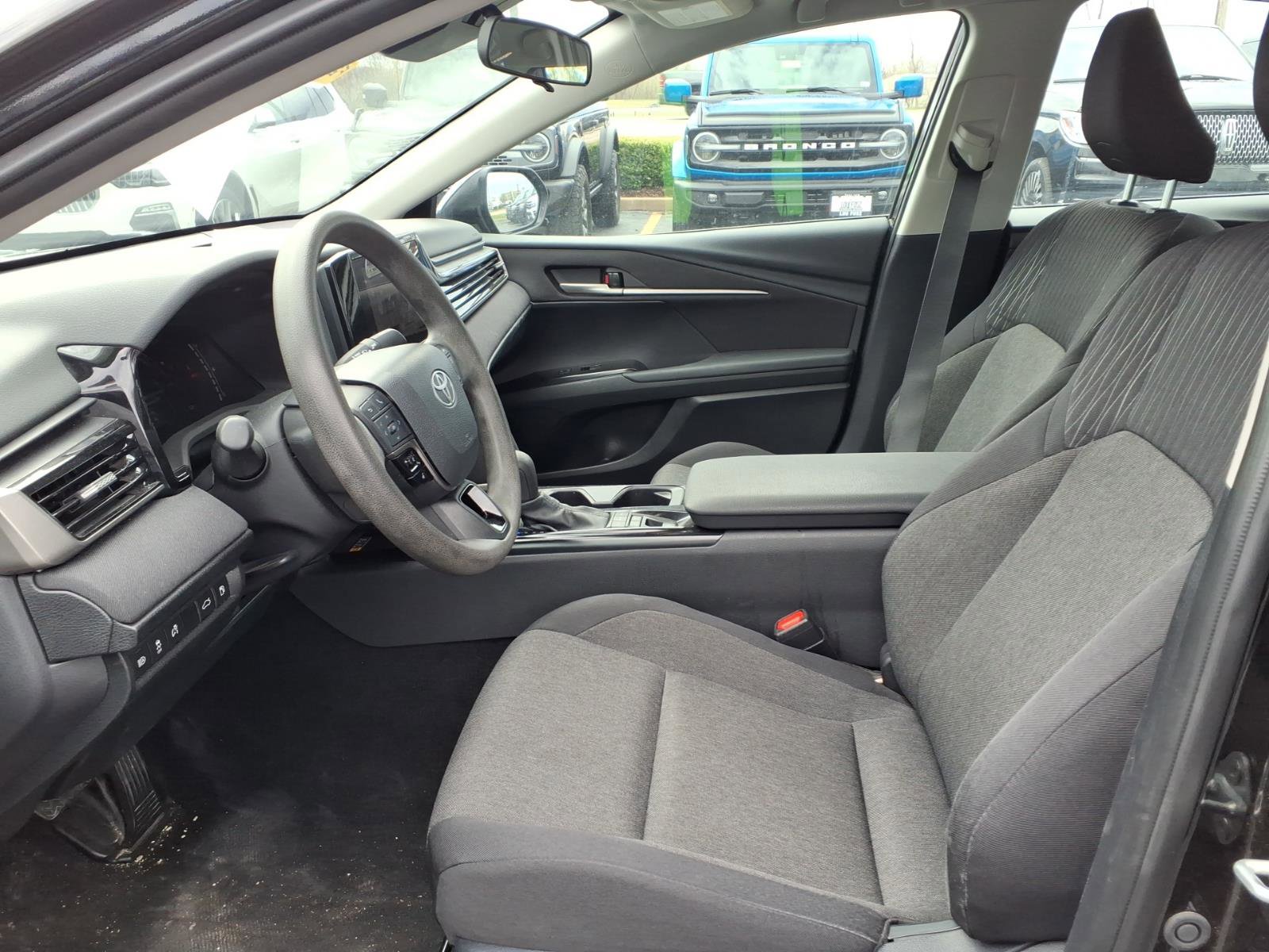 Used 2025 Toyota Camry LE image 27