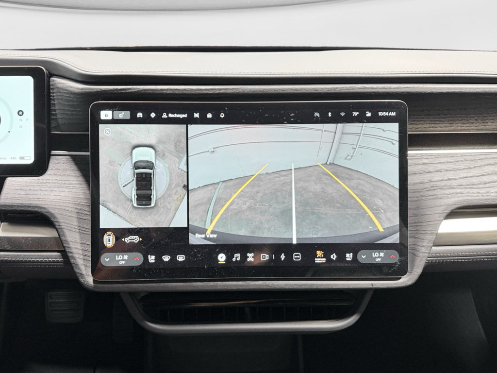 Used 2025 Rivian R1S Adventure Dual AWD/4WD image 15