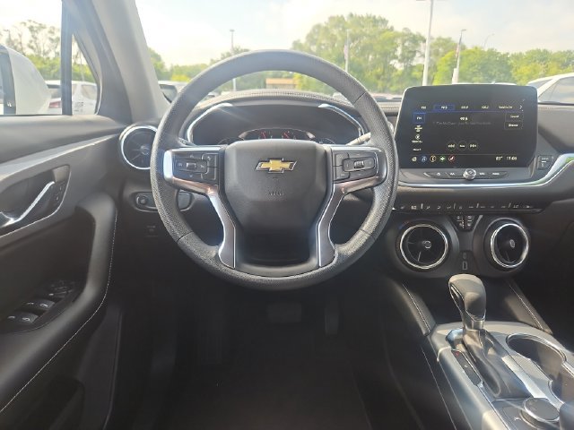 Used 2024 Chevrolet Blazer LT FWD image 13