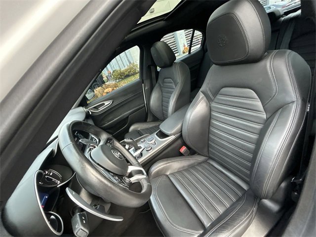 Used 2022 Alfa Romeo Giulia Veloce image 15