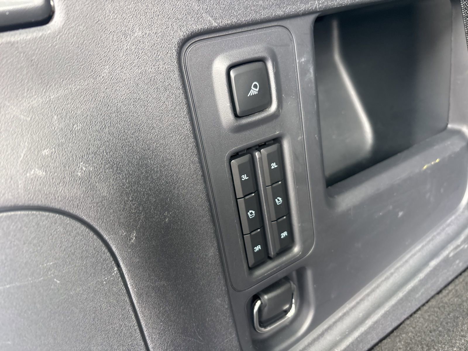 Used 2025 Ford Expedition Active image 33