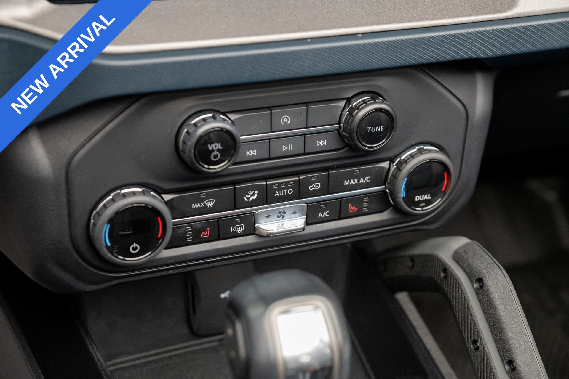 Used 2024 Ford Bronco Outer Banks AWD/4WD image 21