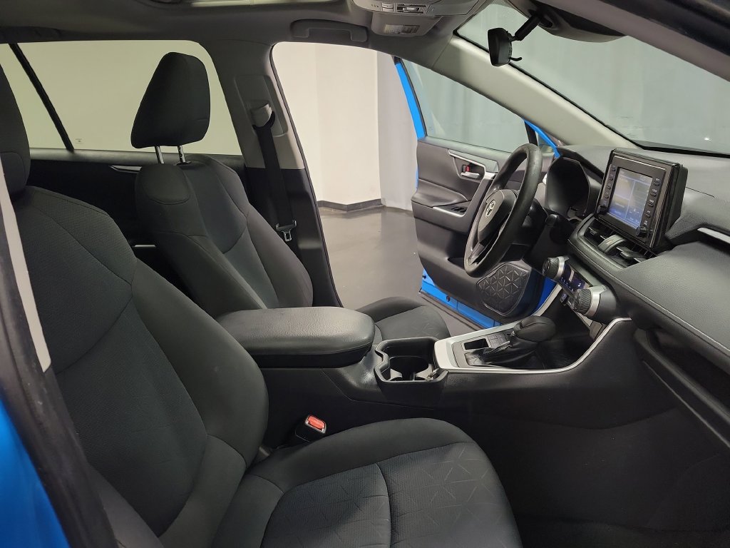 Used 2019 Toyota RAV4 XLE w/ All Weather Liner Package AWD/4WD image 32