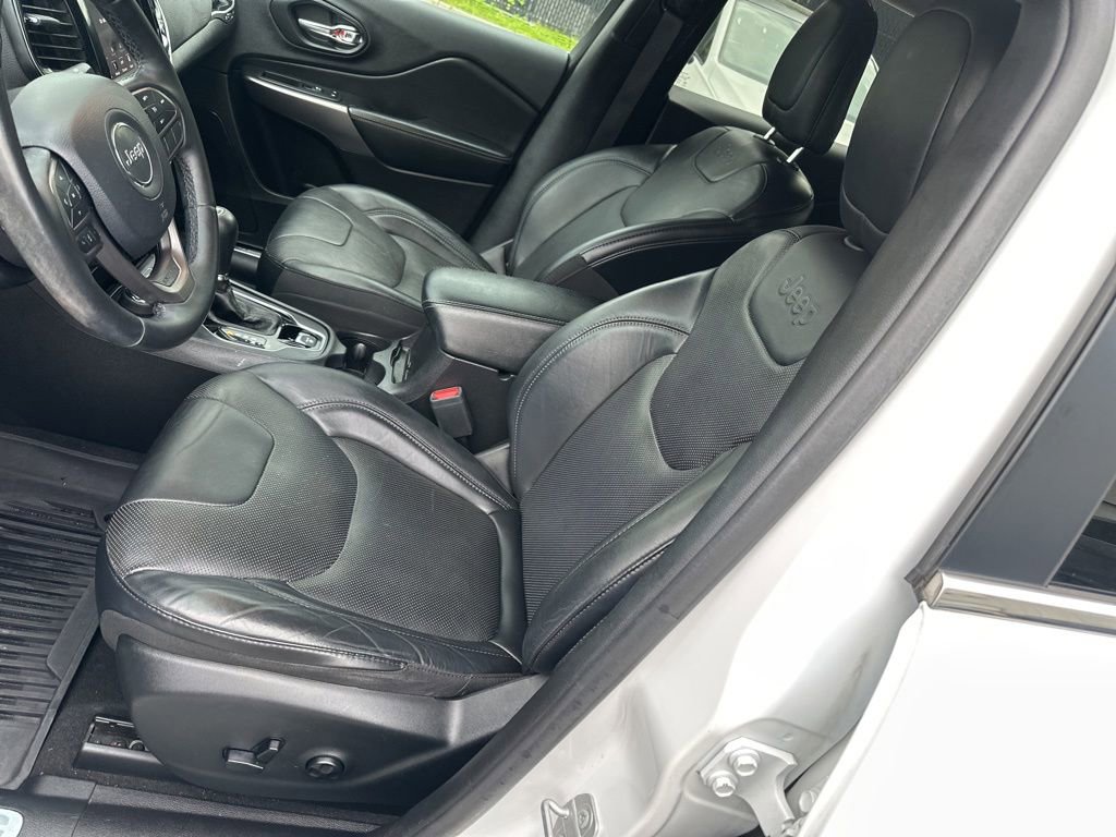 Used 2019 Jeep Cherokee Limited AWD/4WD image 10