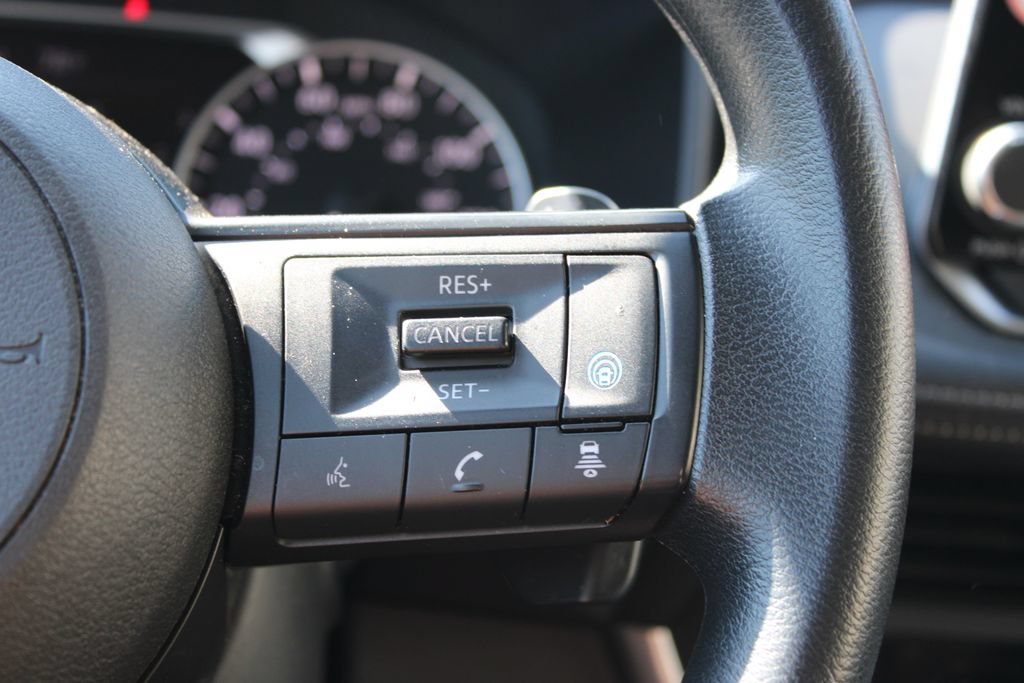 Used 2024 Nissan Rogue SV FWD image 15