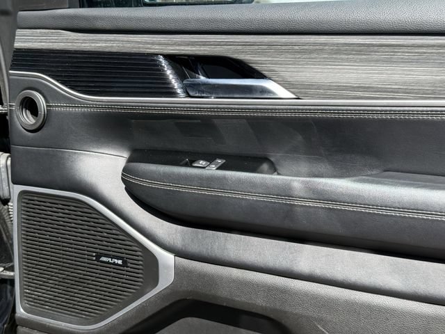 Used 2024 Jeep Wagoneer L Series II RWD image 25