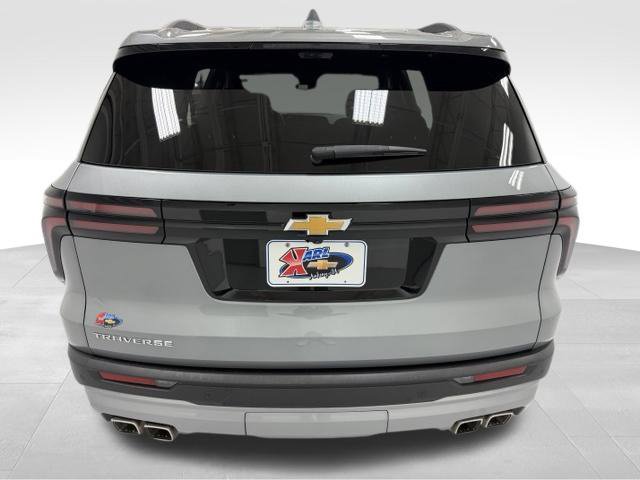 Certified 2026 Chevrolet Traverse LT w/ Driver Confidence Package FWD image 3