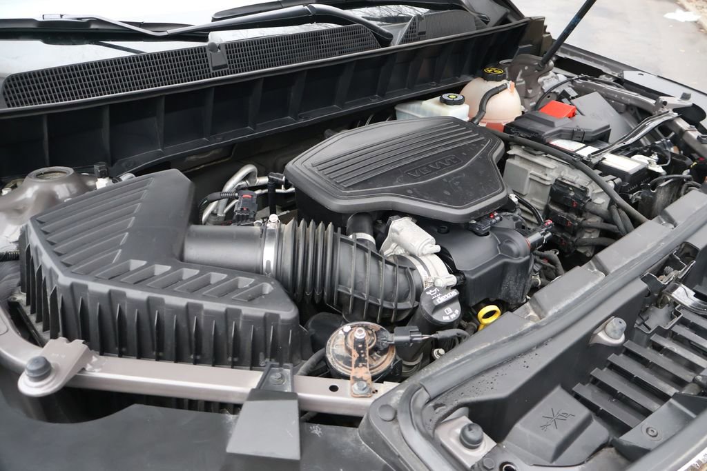 Used 2019 GMC Acadia SLE w/ Driver Alert Package I image 13